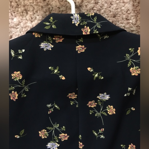 Navy blue floral H&M blazer - Picture 5 of 9